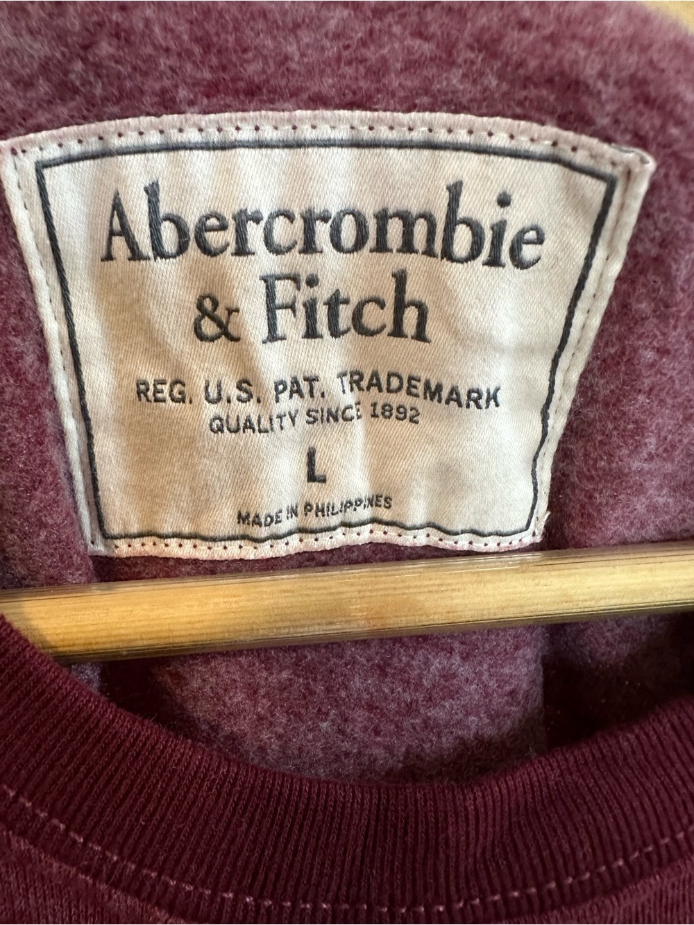 Abercrombie & Fitch Burgundy Embroidered Logo Crewneck Vintage Style - Picture 3 of 4